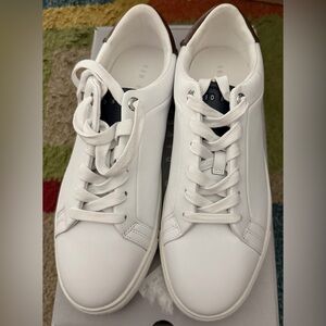 Ted Baker men’s 10 leather sneaker- new in box